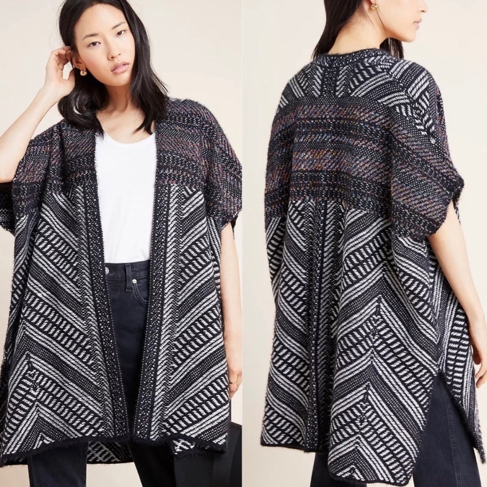 NWT Anthropologie Molly Bracken Sally Geo knitted poncho
